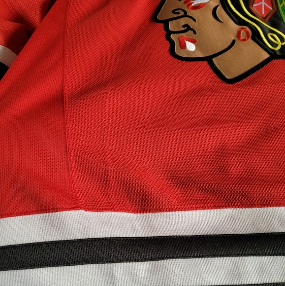 Chicago Black hawks jersey and Stanley cup hat. - Picture 11 of 14